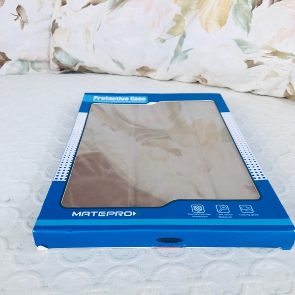 Mateprox iPad Pro 10.5 Tri Fold Protection Case - Picture 3 of 7